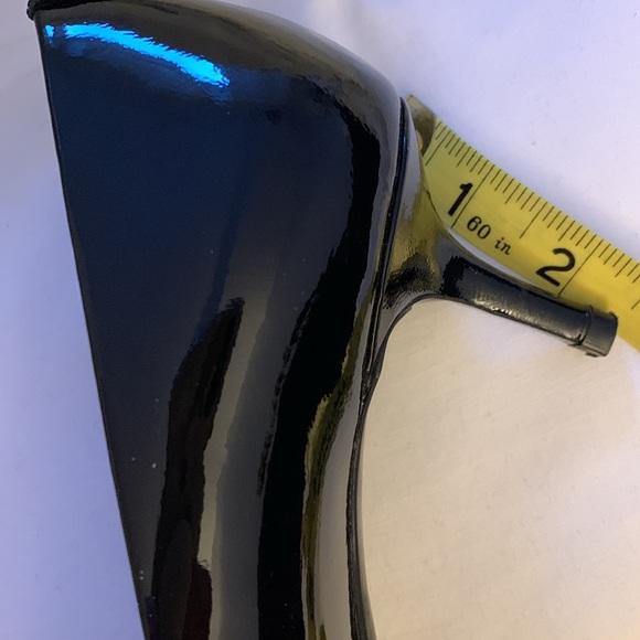 Michael Kors, black patent heels - Picture 6 of 6